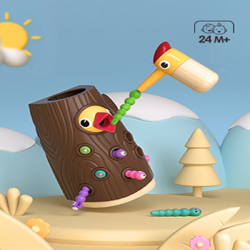 Les garçons et les filles jouent à l'oiseau magnétique pour développer leurs habiletés motrices